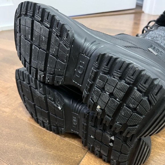 *** SOLD *** Beautiful UGG BOOTS 🥾 - Picture 4 of 4